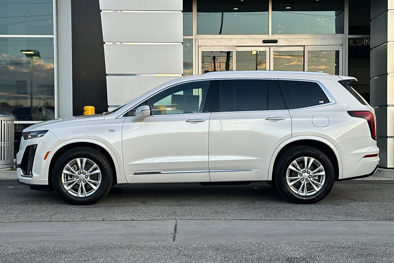 2025 Cadillac XT6 Luxury