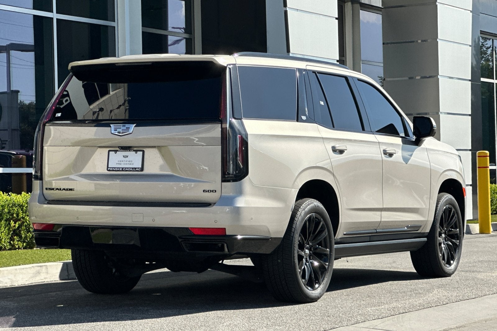 2023 Cadillac Escalade 4WD Sport Platinum