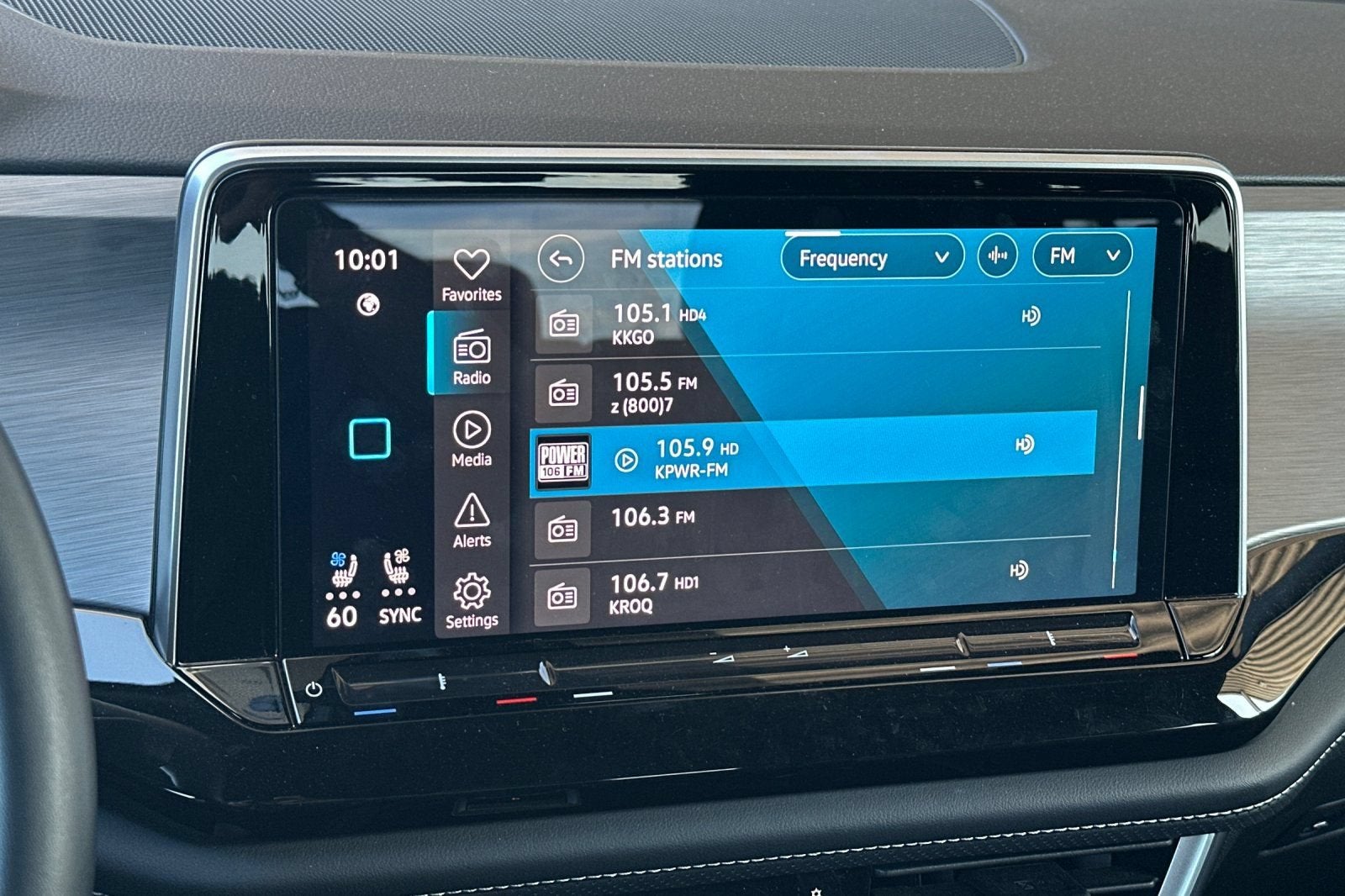 2025 Volkswagen Atlas Cross Sport 2.0T SE w/Technology
