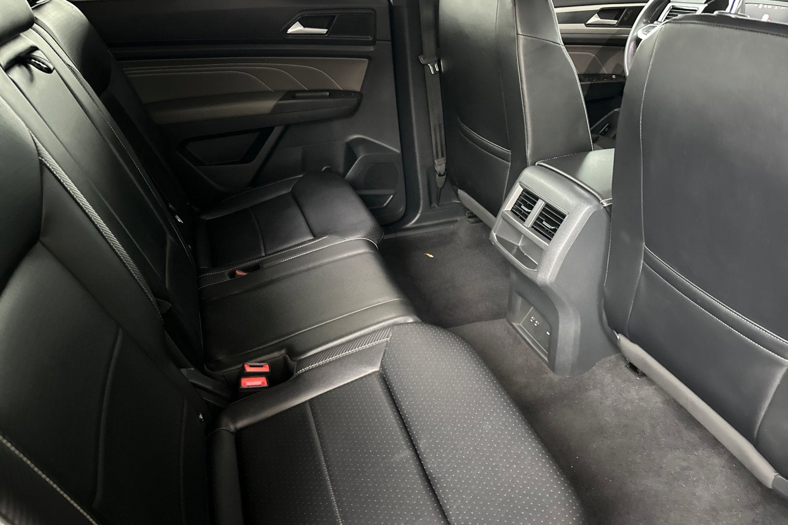 2022 Volkswagen Atlas Cross Sport 3.6L V6 SEL R-Line