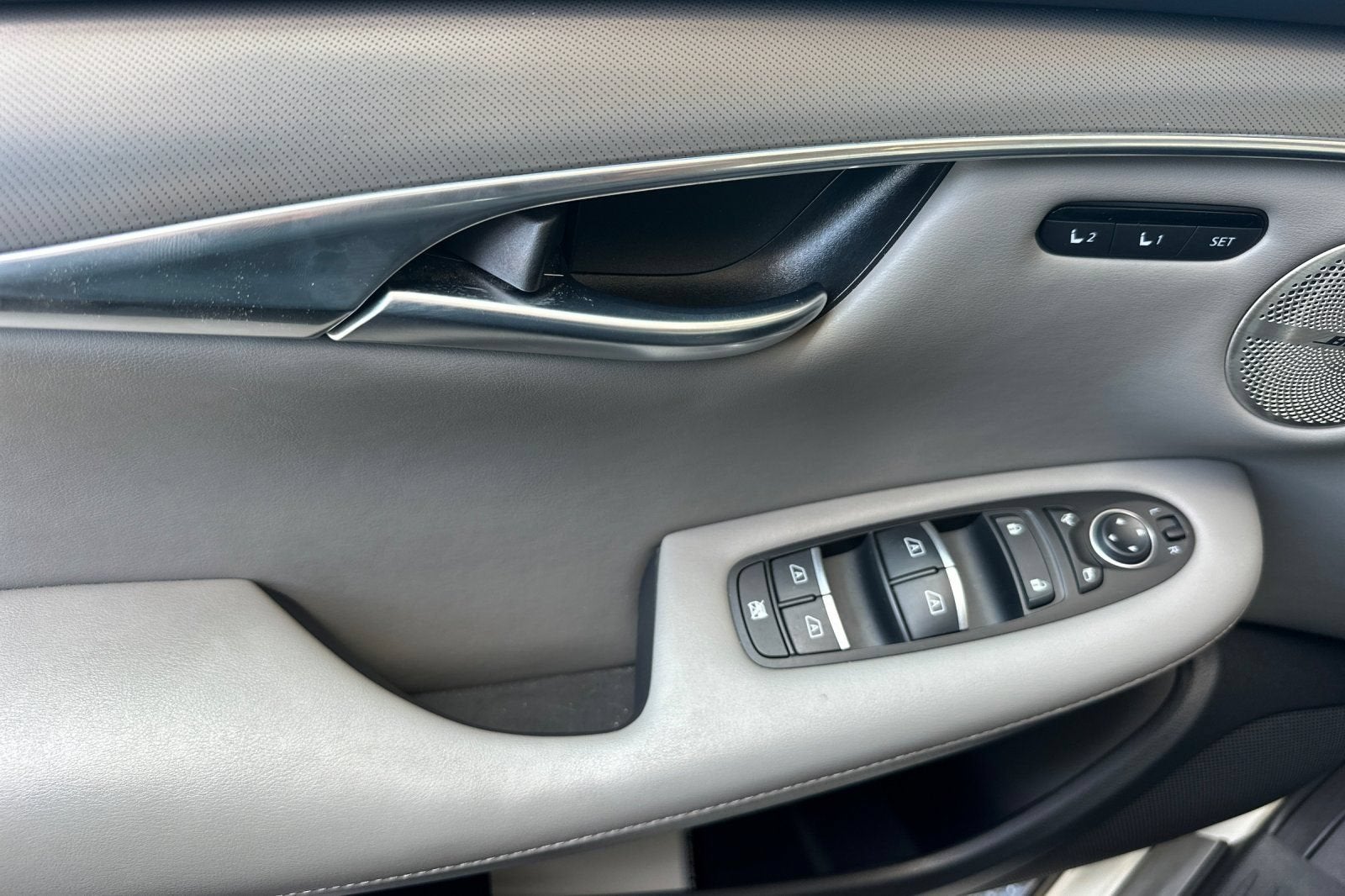 2023 INFINITI QX50 LUXE