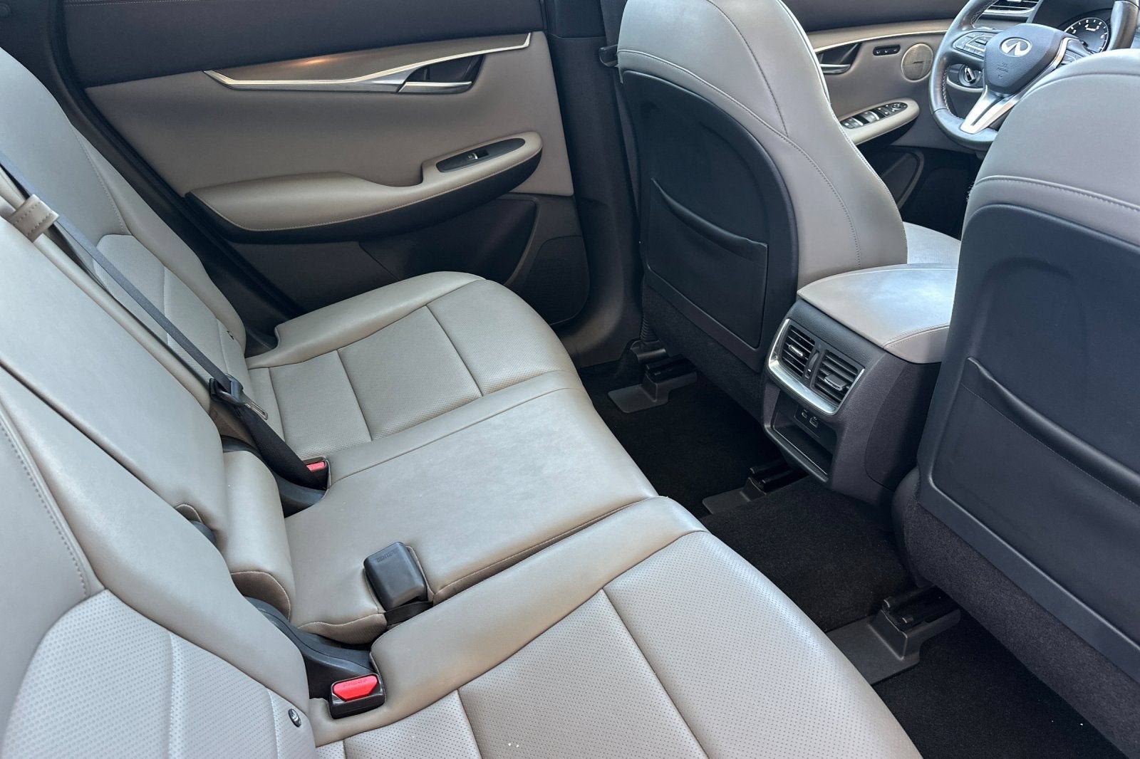 2023 INFINITI QX50 LUXE