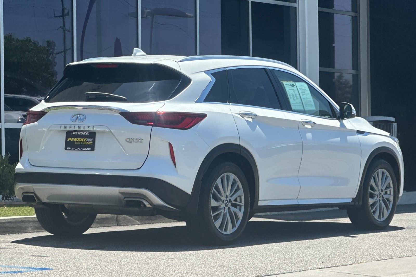 2023 INFINITI QX50 LUXE