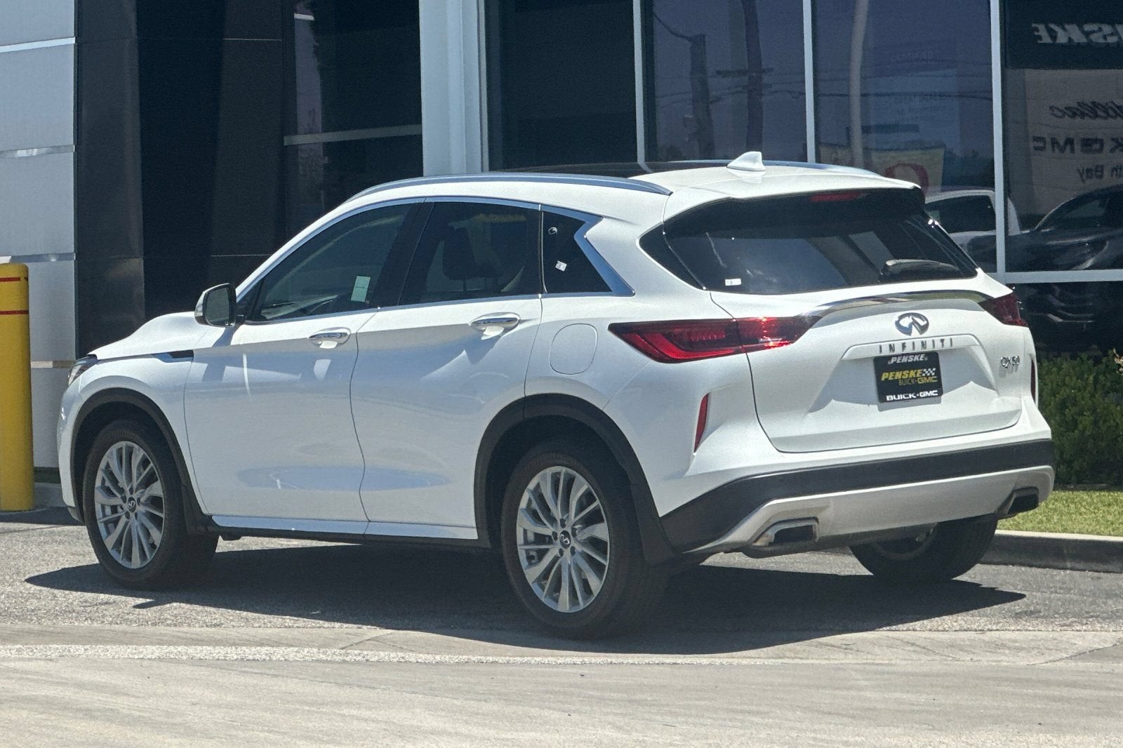 2023 INFINITI QX50 LUXE