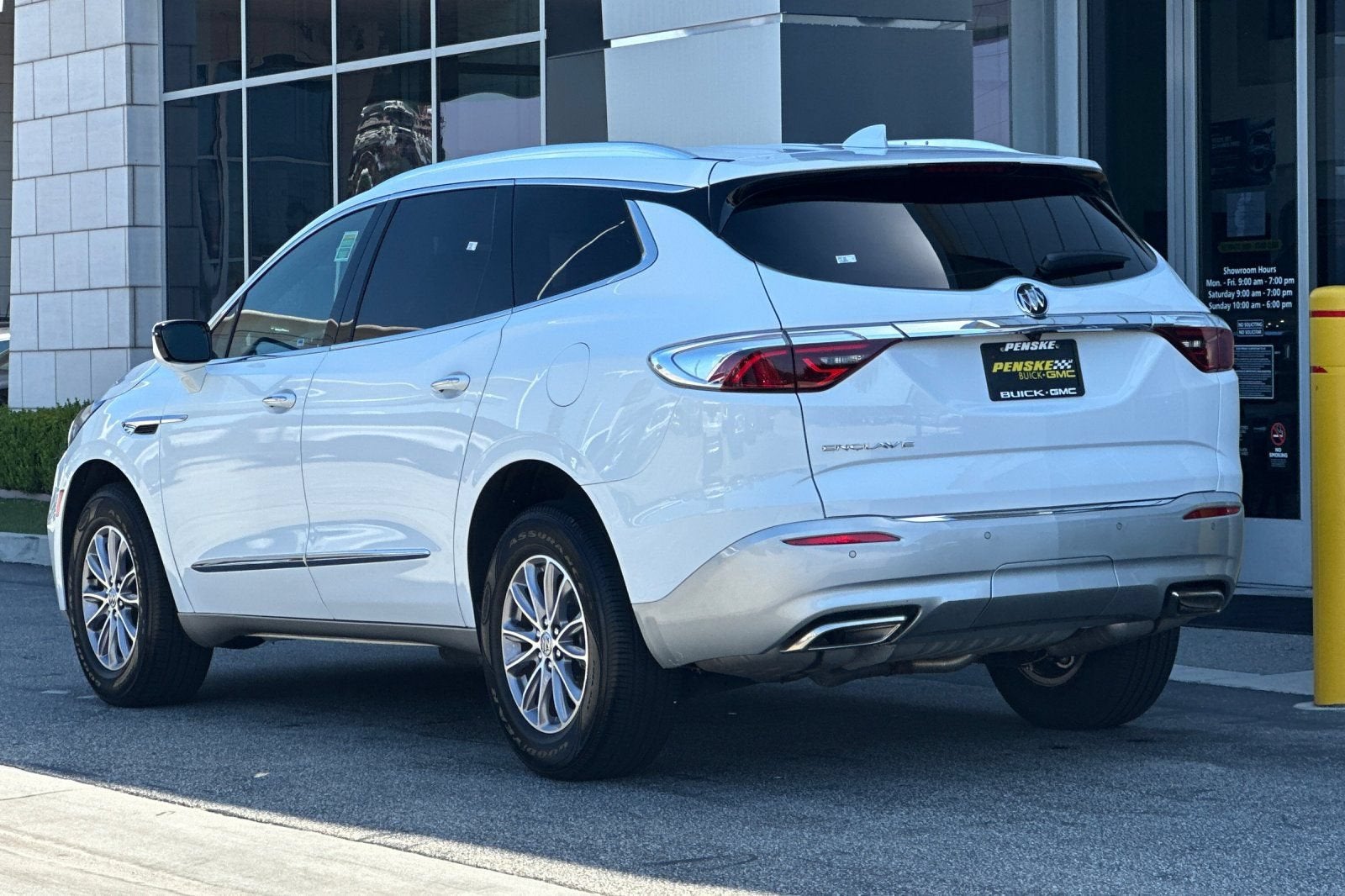 2023 Buick Enclave Essence