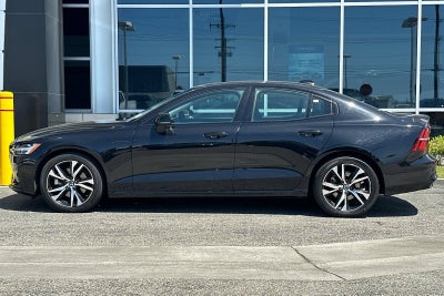 2024 Volvo S60 Core Dark Theme