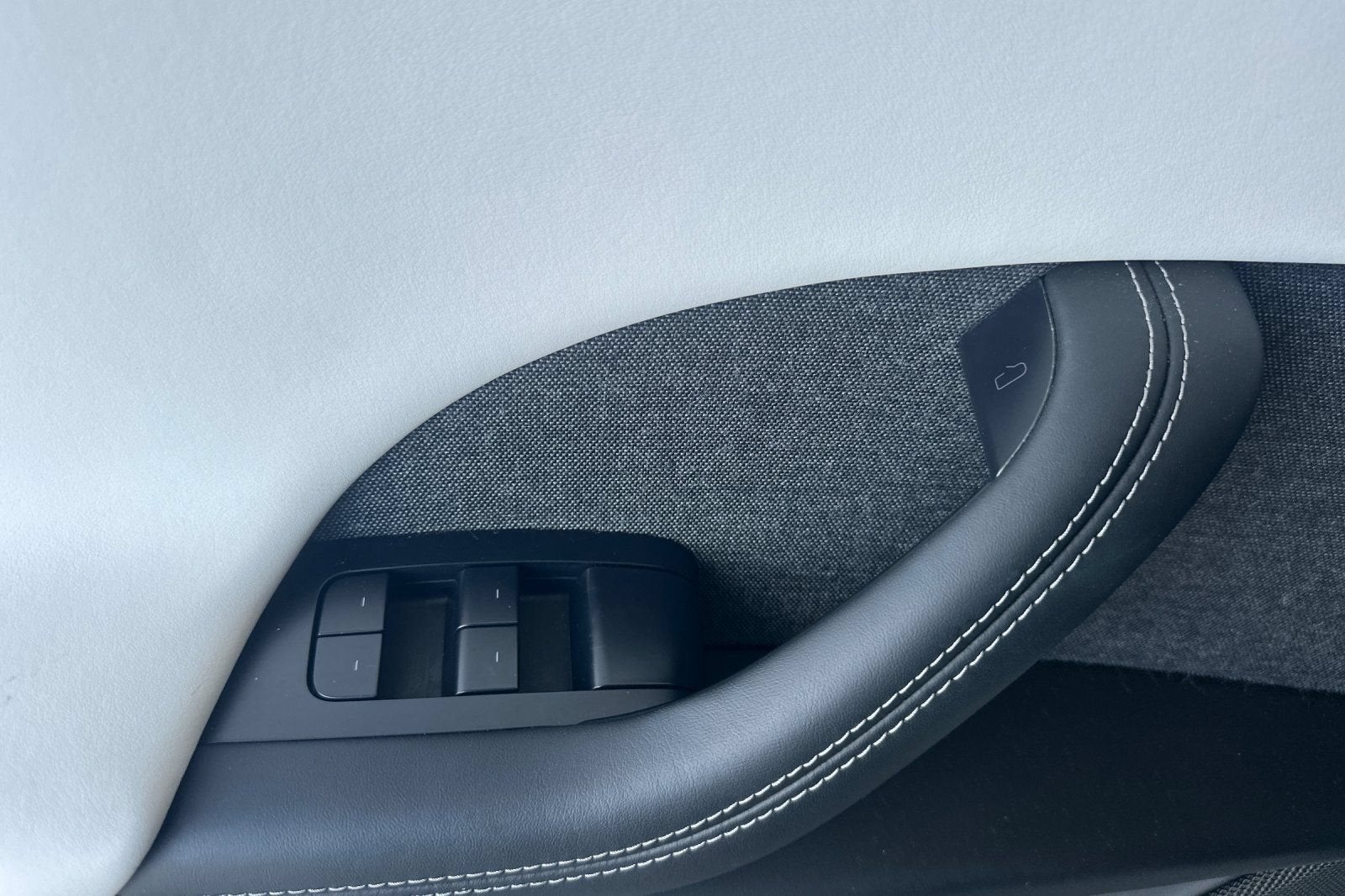 2023 Tesla Model X Base