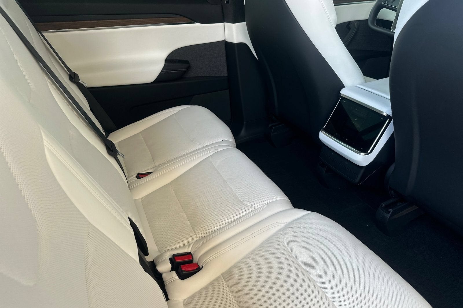 2023 Tesla Model X Base