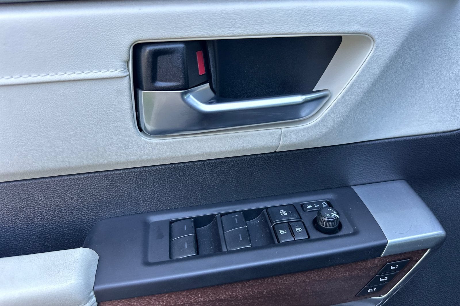 2024 Toyota Sequoia Capstone