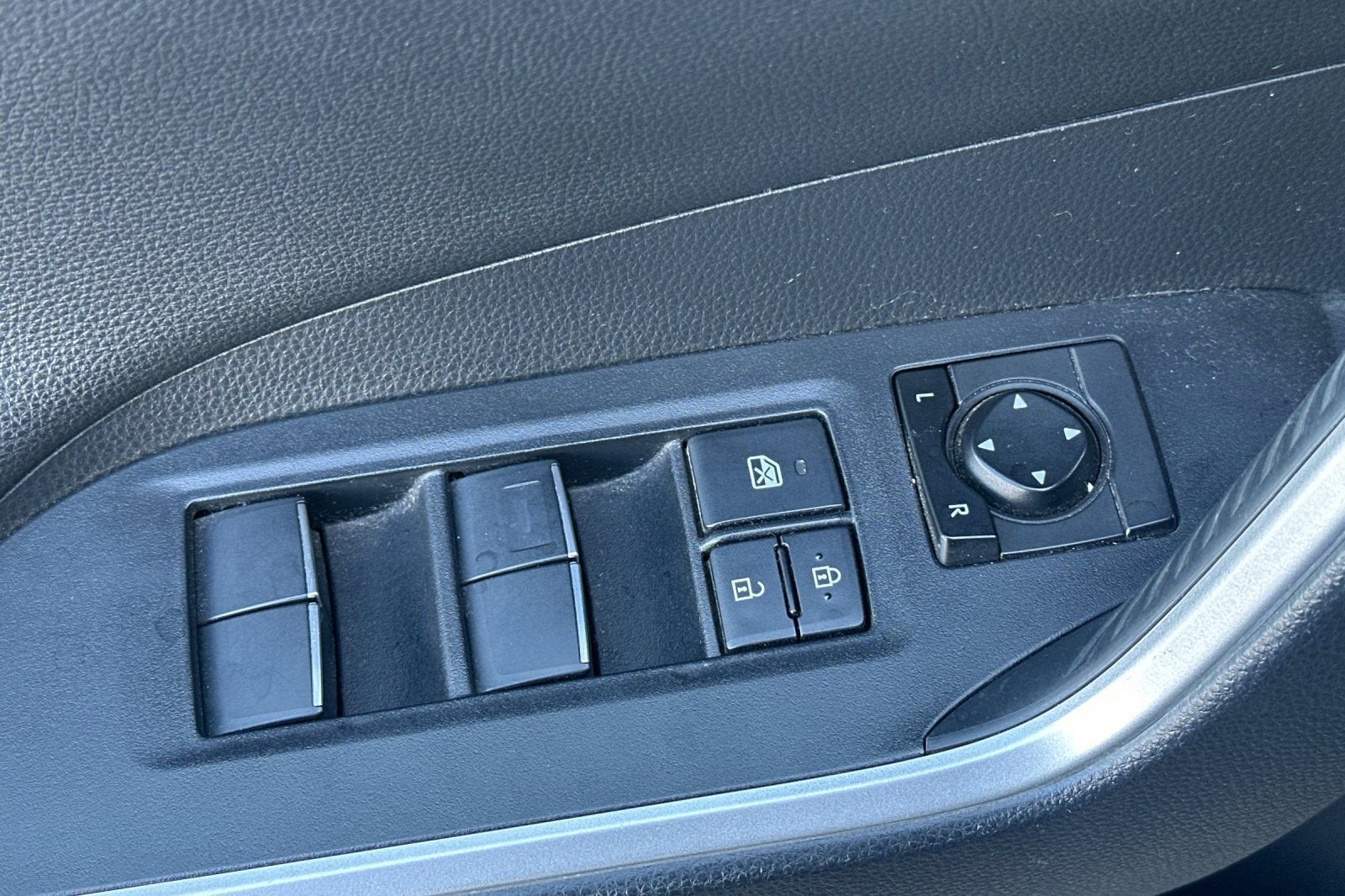 2019 Toyota RAV4 Hybrid XSE