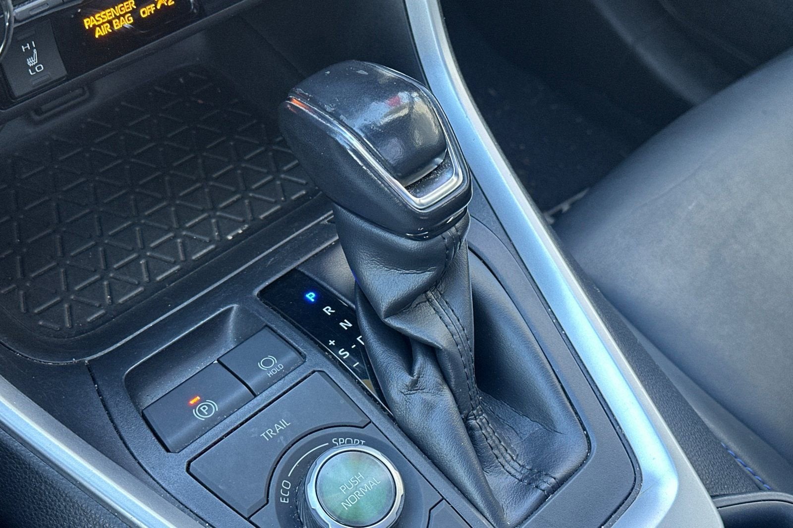 2019 Toyota RAV4 Hybrid XSE