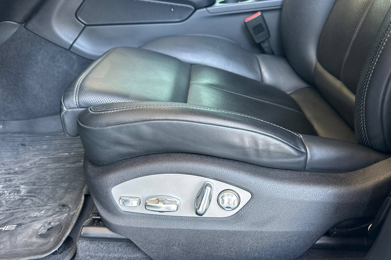 2024 Porsche Macan Base - Photo 13