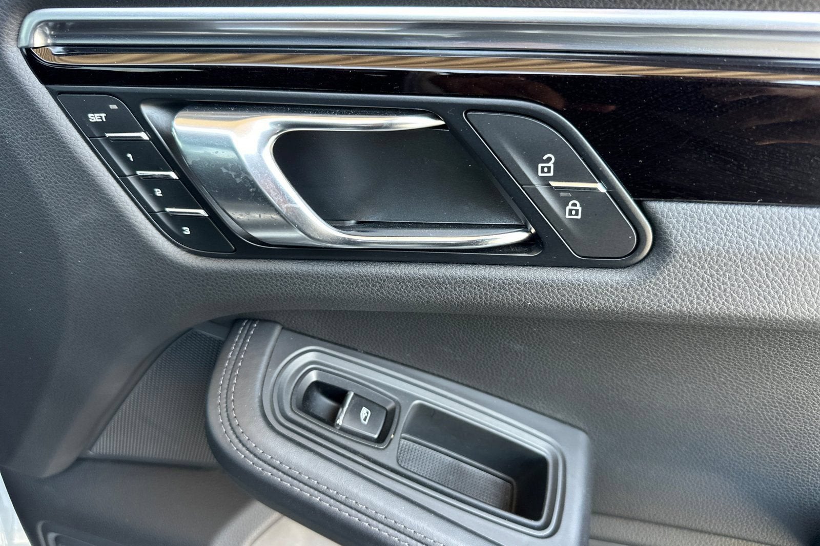 2024 Porsche Macan Base - Photo 22