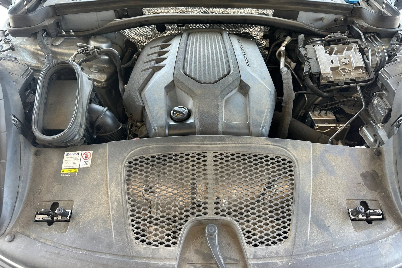 2024 Porsche Macan Base - Photo 25