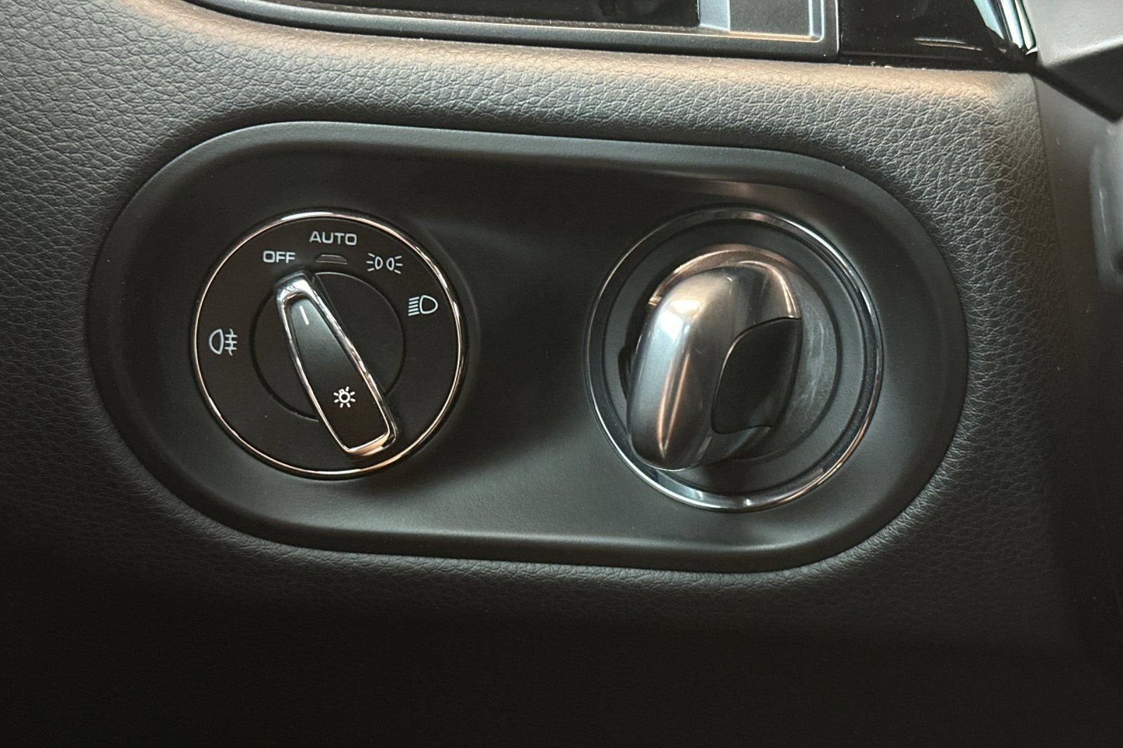 2024 Porsche Macan Base - Photo 37