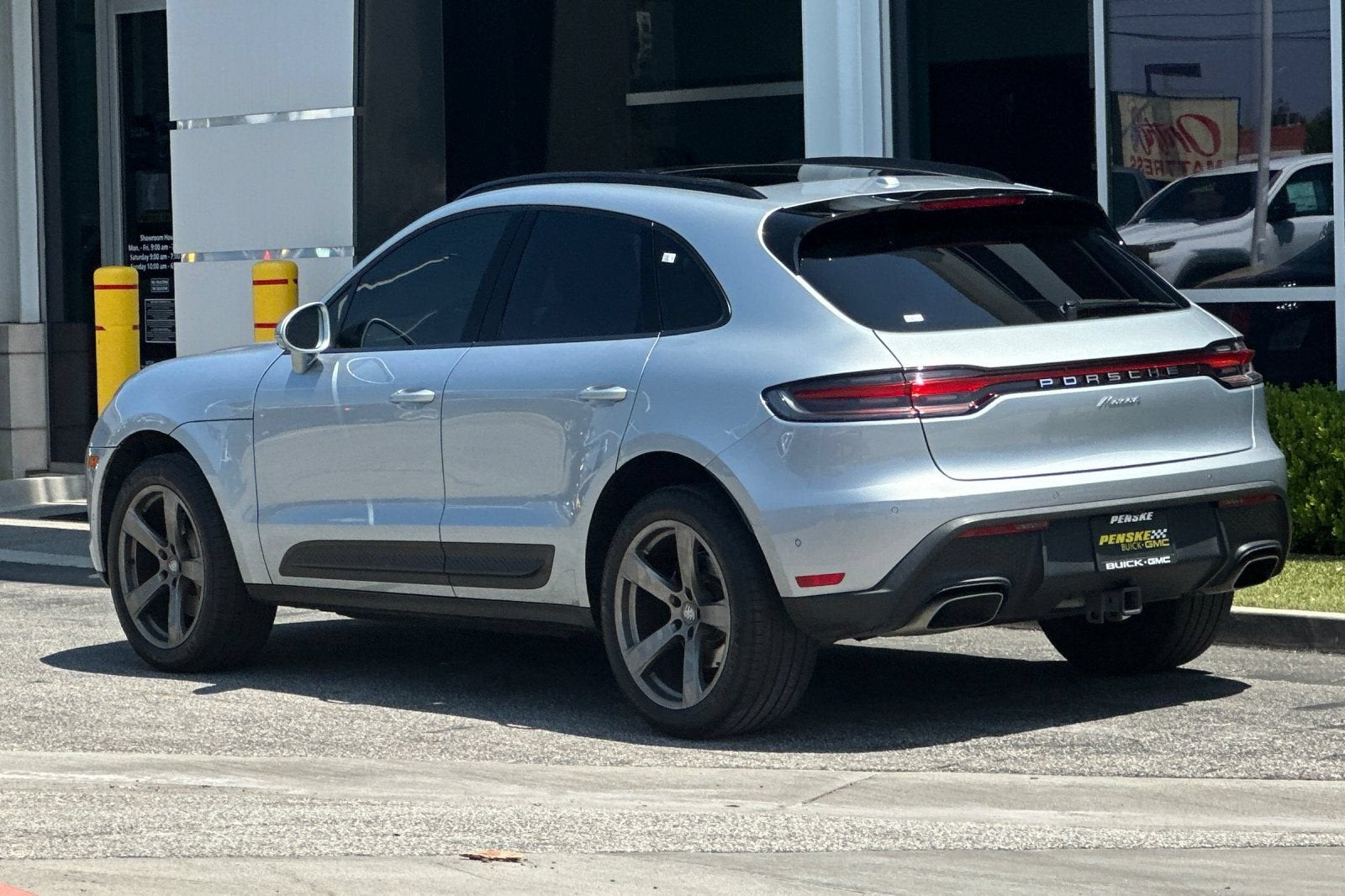 2024 Porsche Macan Base - Photo 6