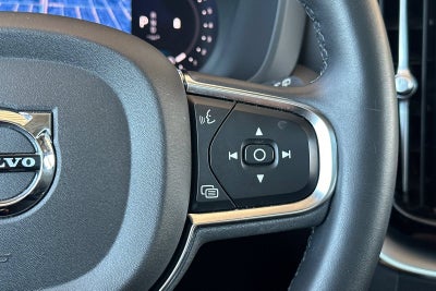 2024 Volvo XC60 Core Dark Theme