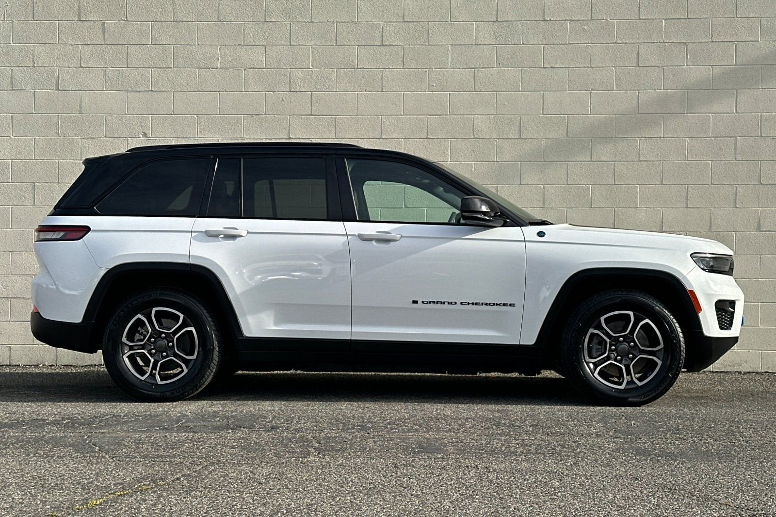 2023 Jeep Grand Cherokee 4xe Trailhawk