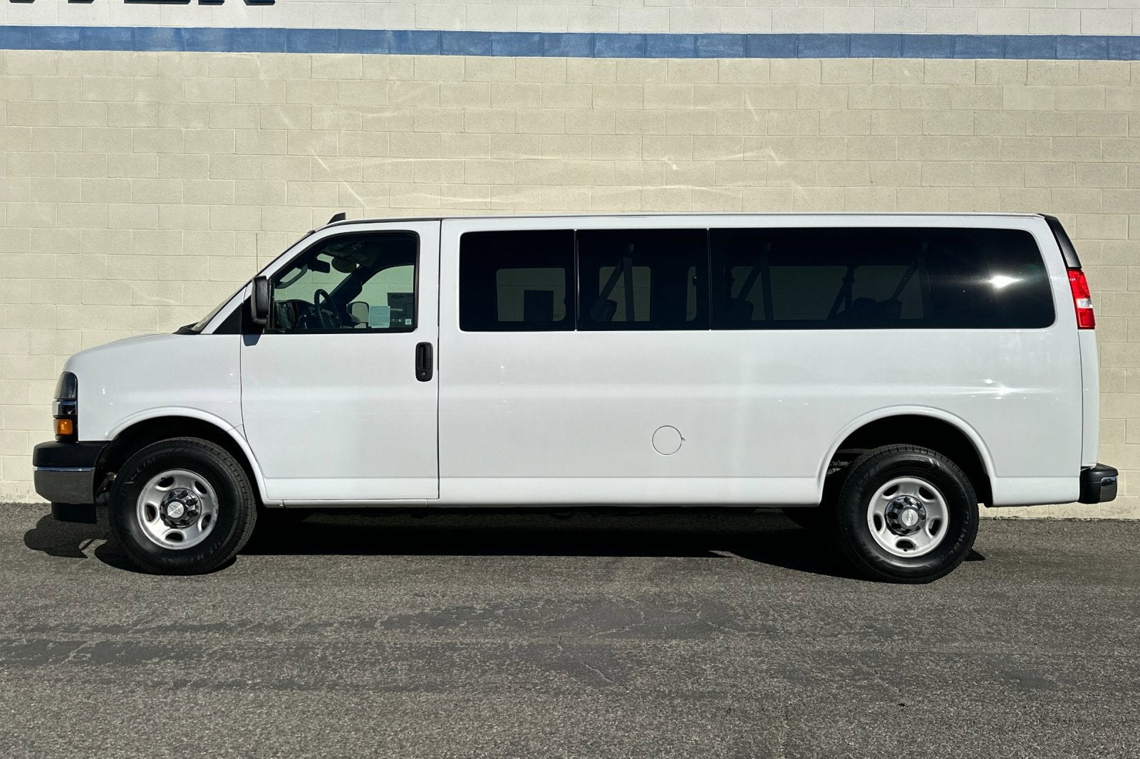 2019 Chevrolet Express Passenger 3500 LT
