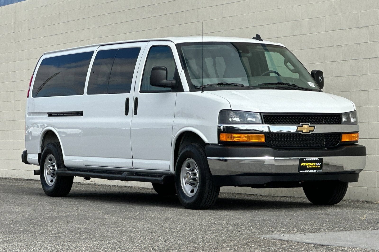 2025 Chevrolet Express Passenger 1LT