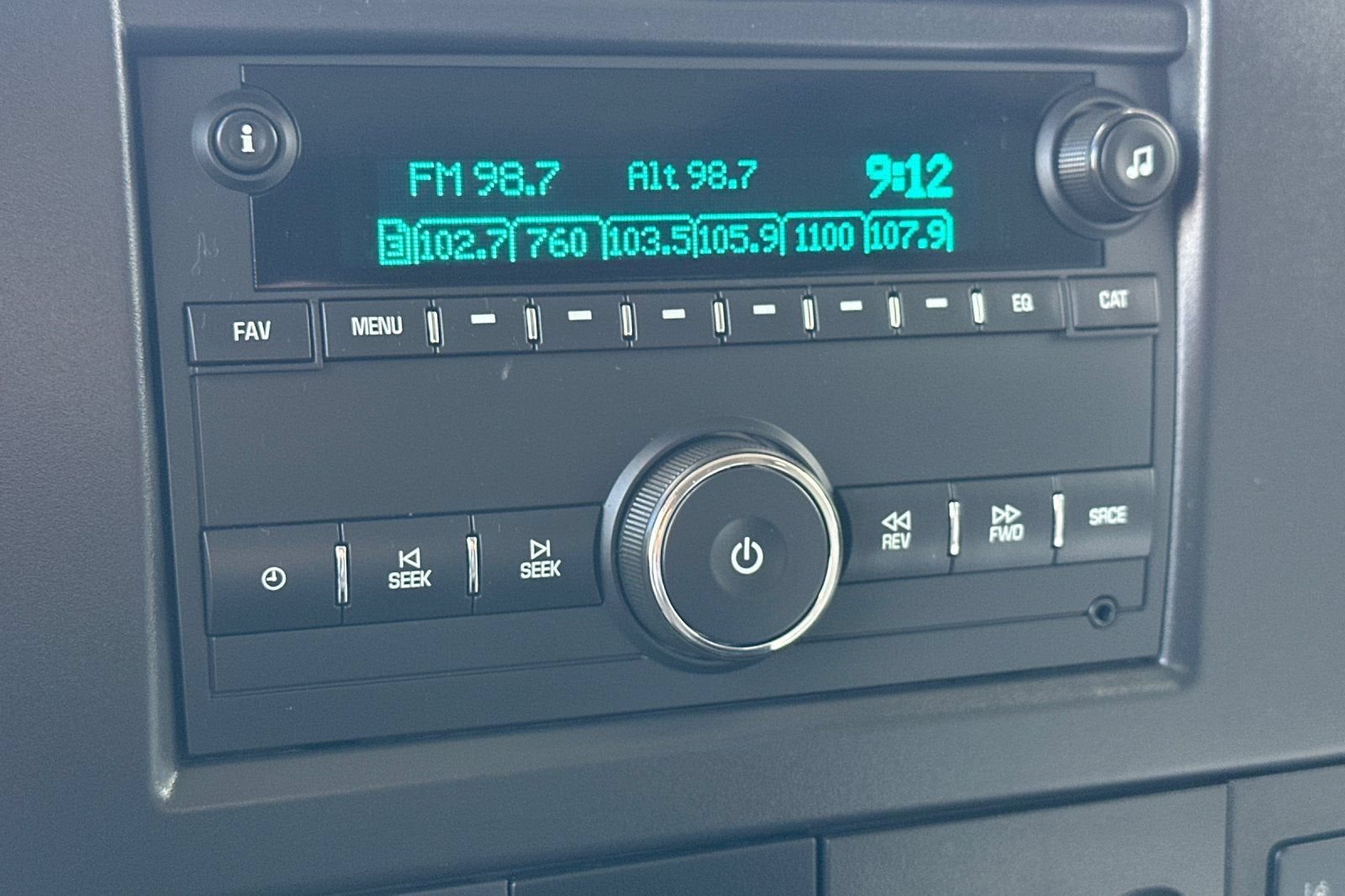 2025 Chevrolet Express Passenger 1LT