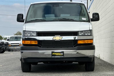 2025 Chevrolet Express Passenger 1LT