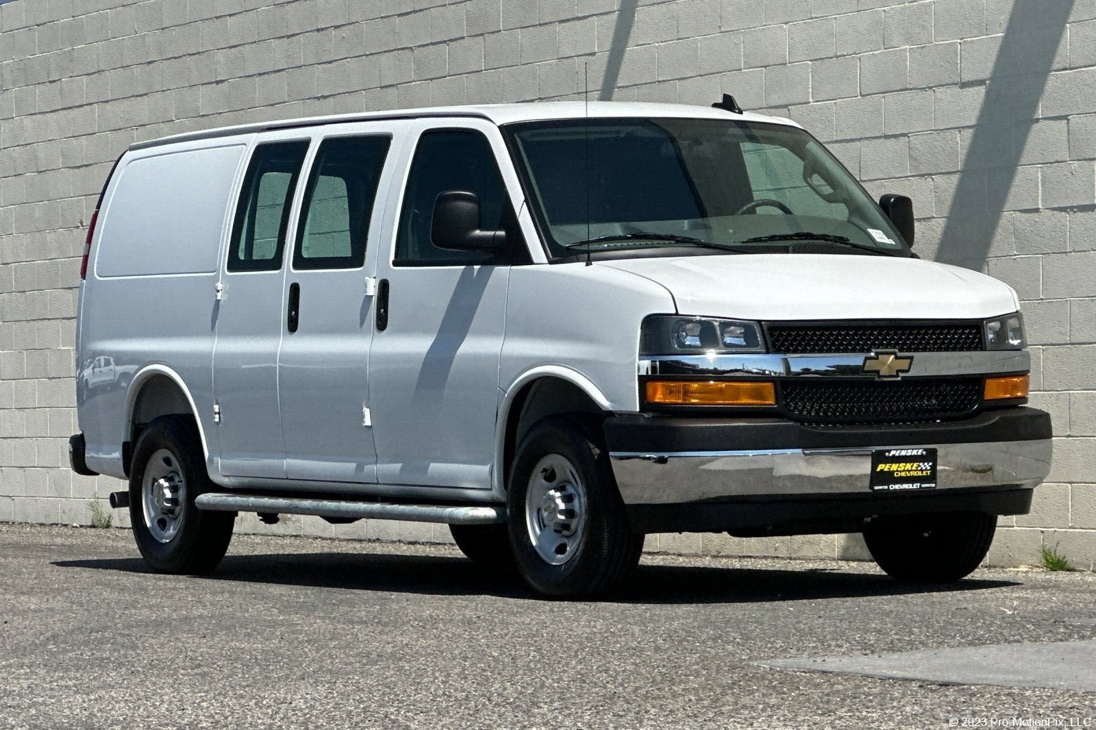 2025 Chevrolet Express Cargo WT