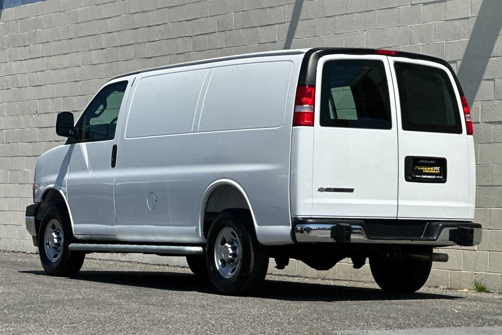 2025 Chevrolet Express Cargo WT