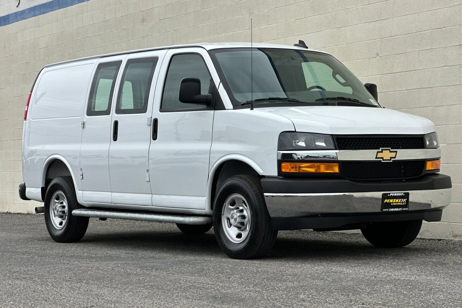 2025 Chevrolet Express Cargo WT