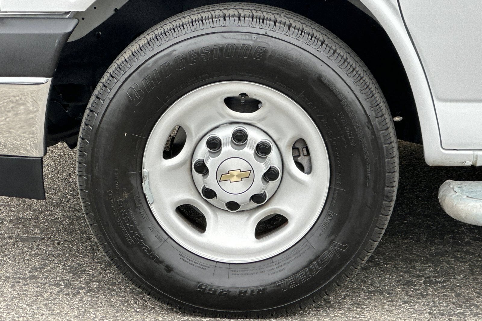 2025 Chevrolet Express Cargo WT