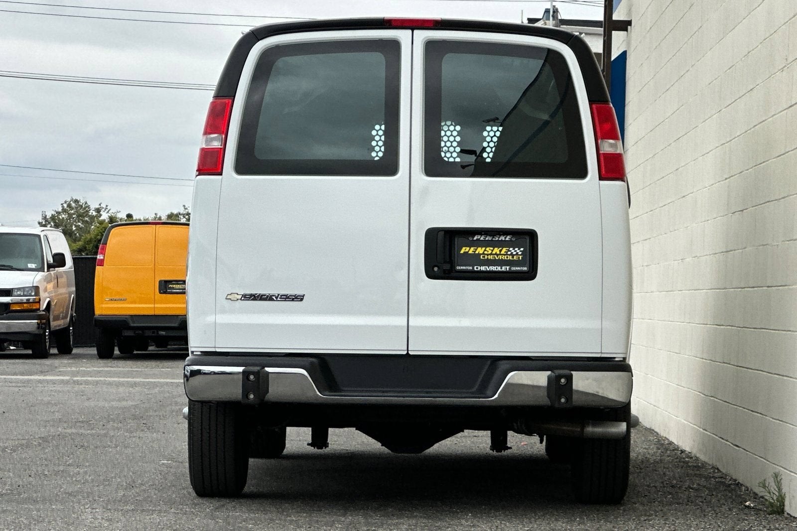 2025 Chevrolet Express Cargo WT
