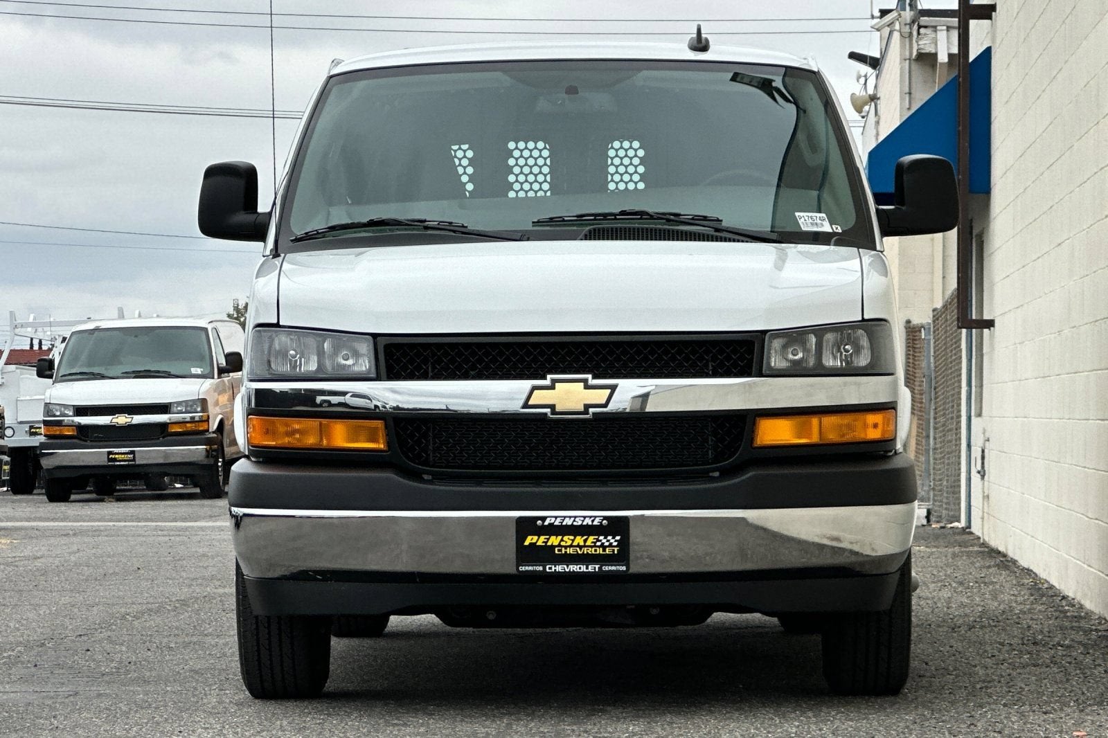 2025 Chevrolet Express Cargo WT