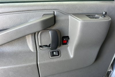 2025 GMC Savana Passenger LT