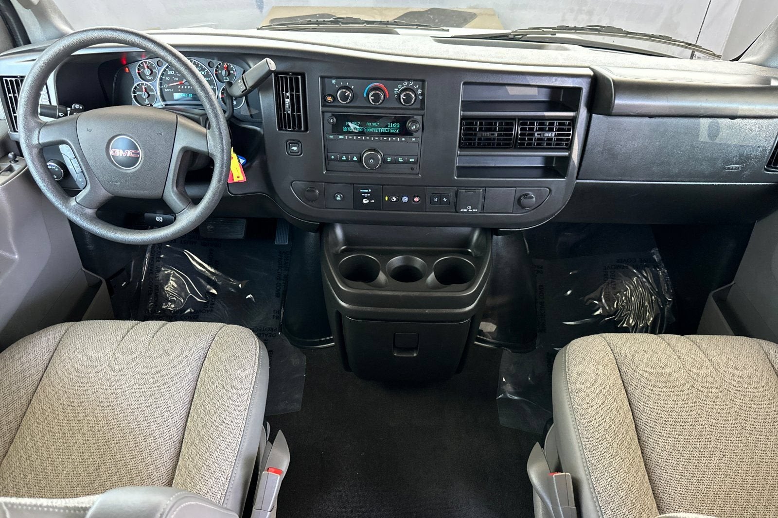 2025 GMC Savana Passenger LT