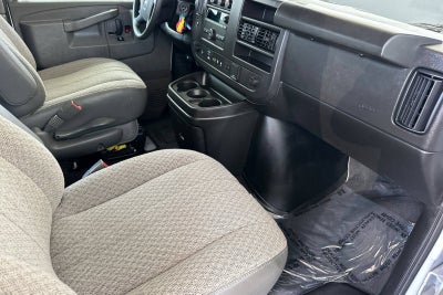 2025 GMC Savana Passenger LT