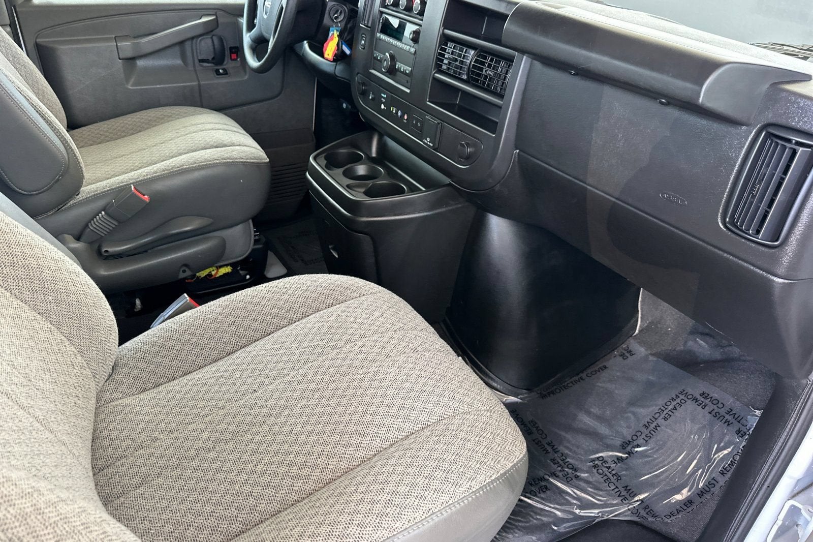 2025 GMC Savana Passenger LT