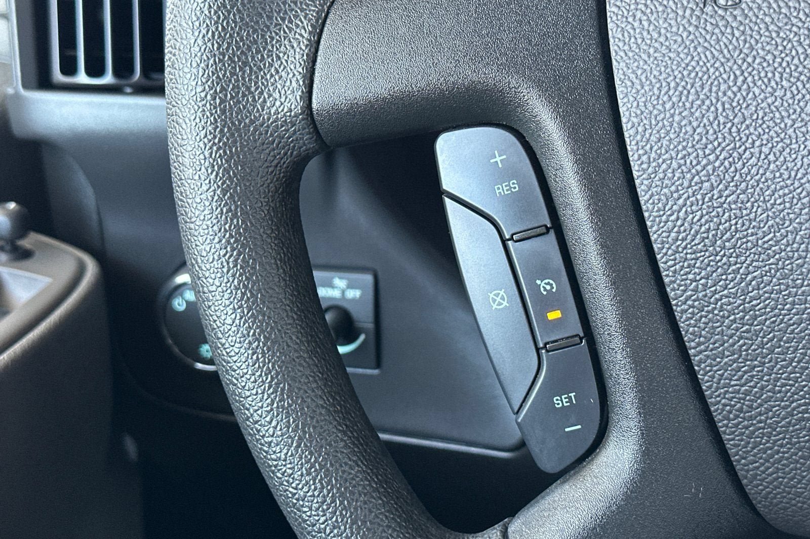 2025 GMC Savana Passenger LT