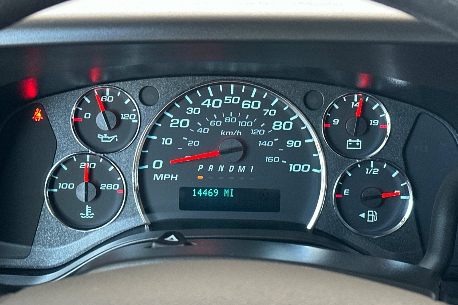 2025 GMC Savana Passenger LT