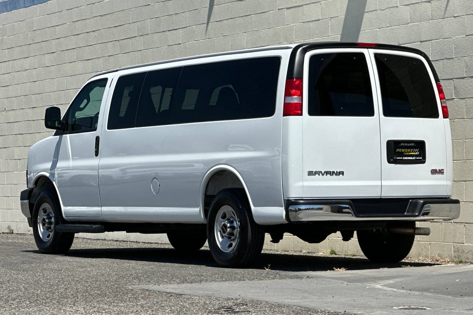 2025 GMC Savana Passenger LT