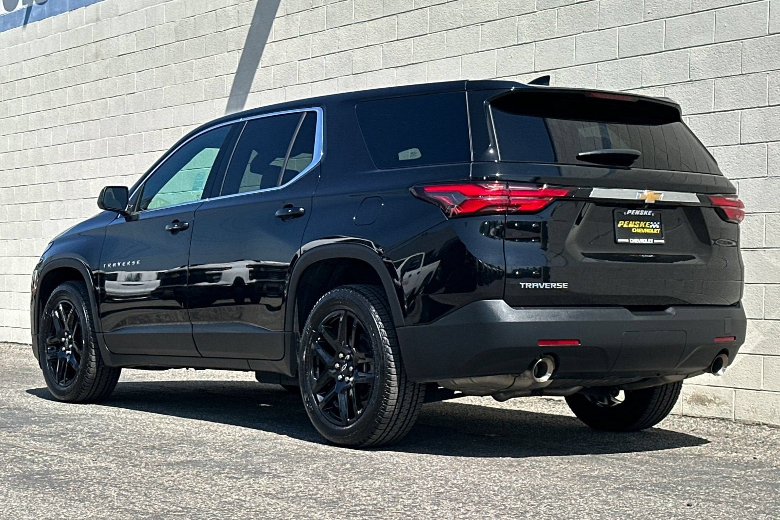 2023 Chevrolet Traverse LS
