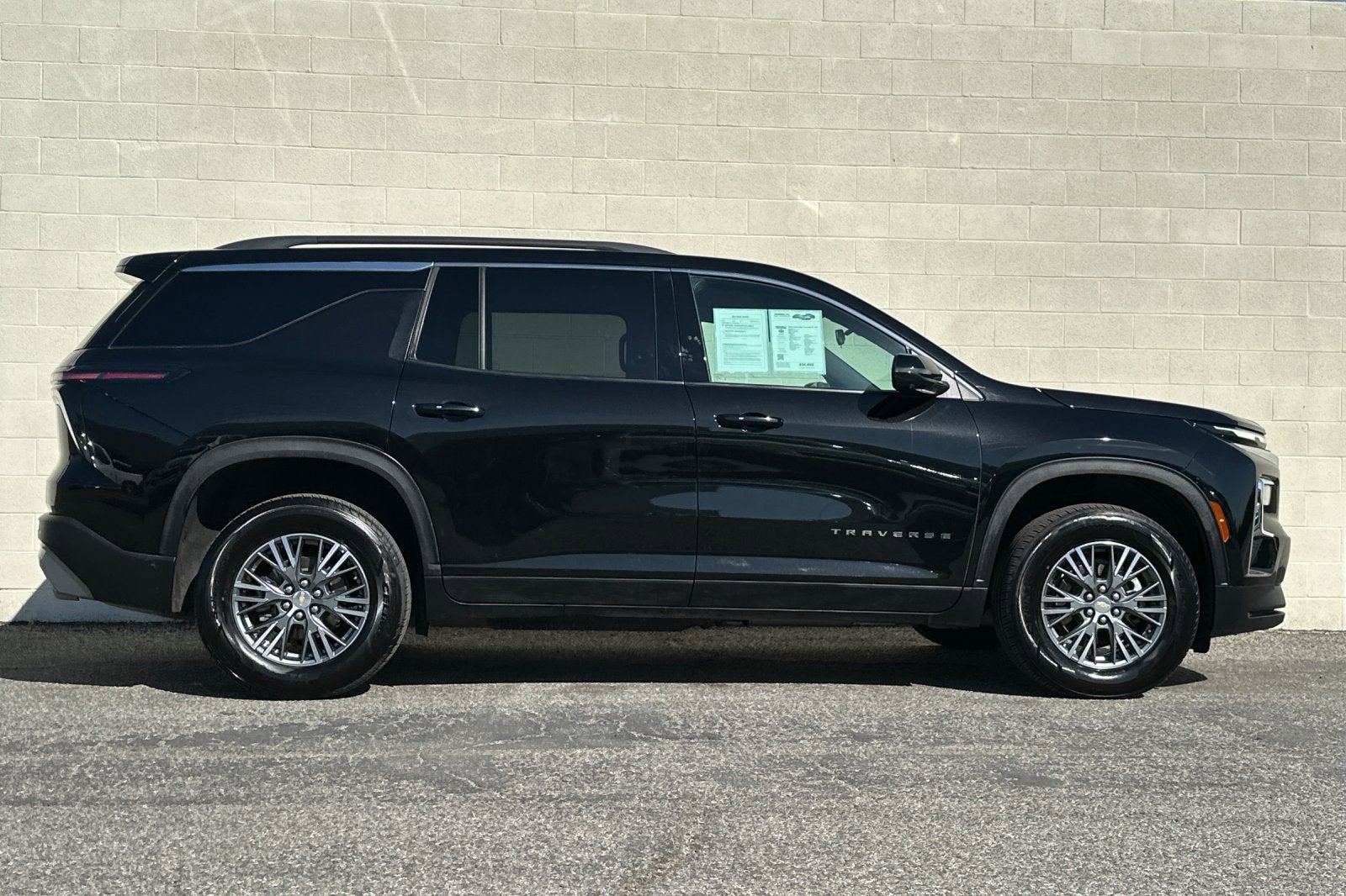 2024 Chevrolet Traverse LT