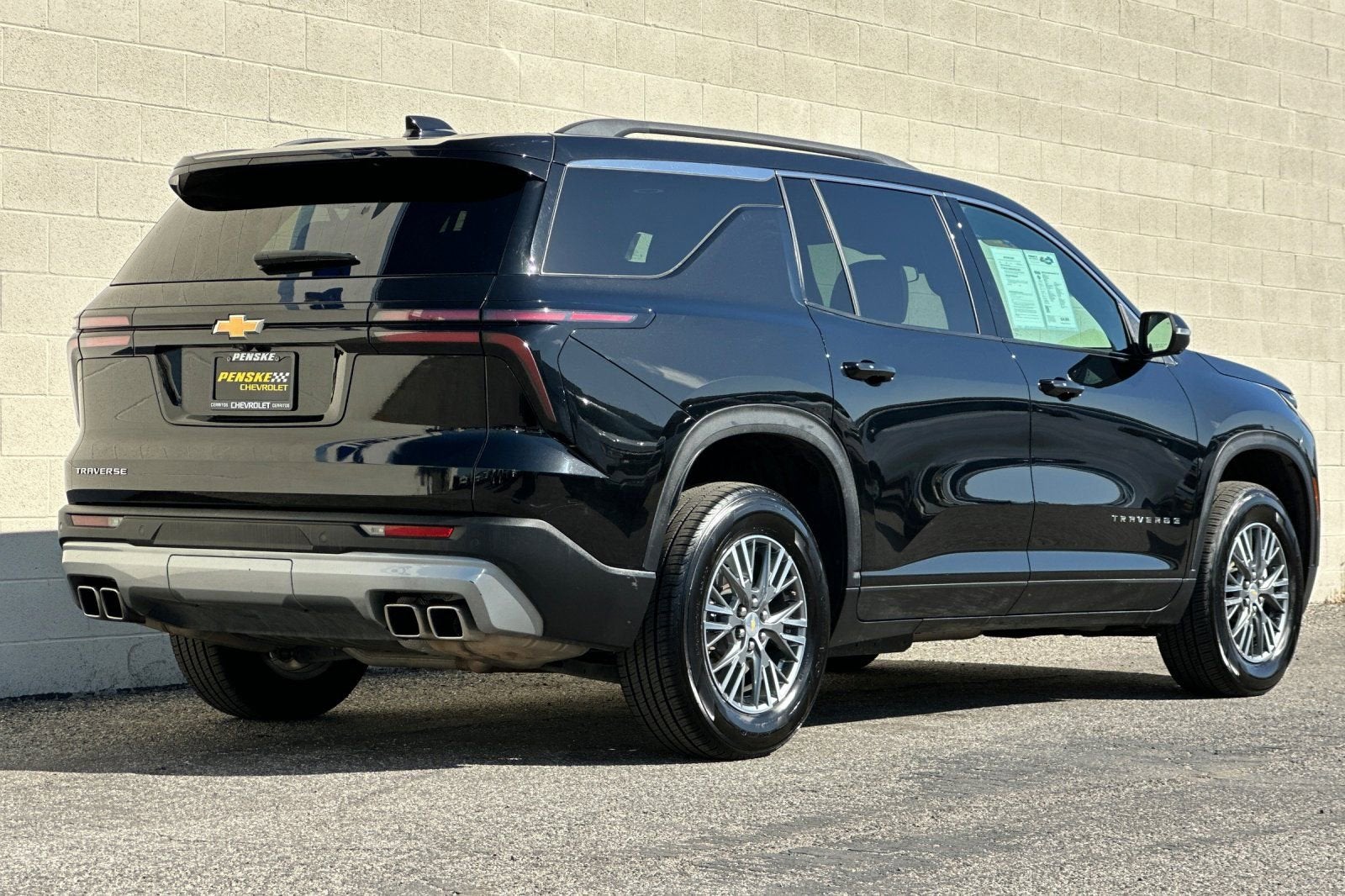 2024 Chevrolet Traverse LT