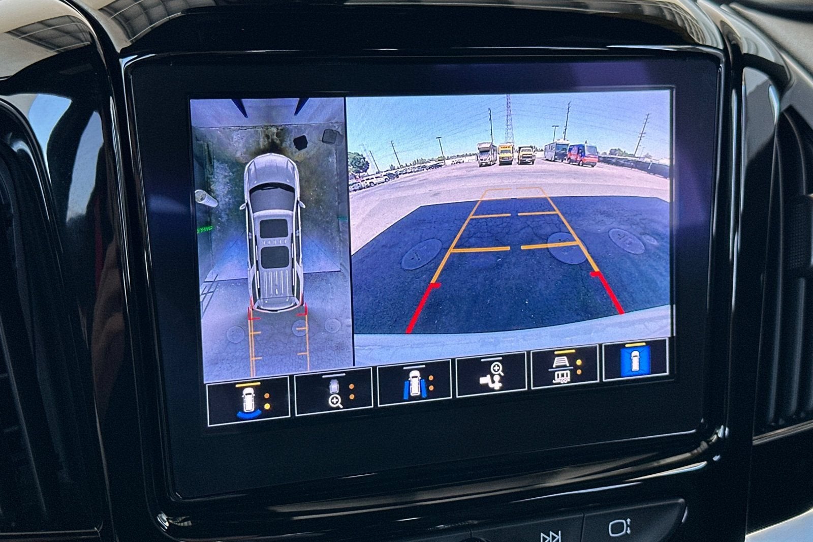 2022 Chevrolet Traverse RS