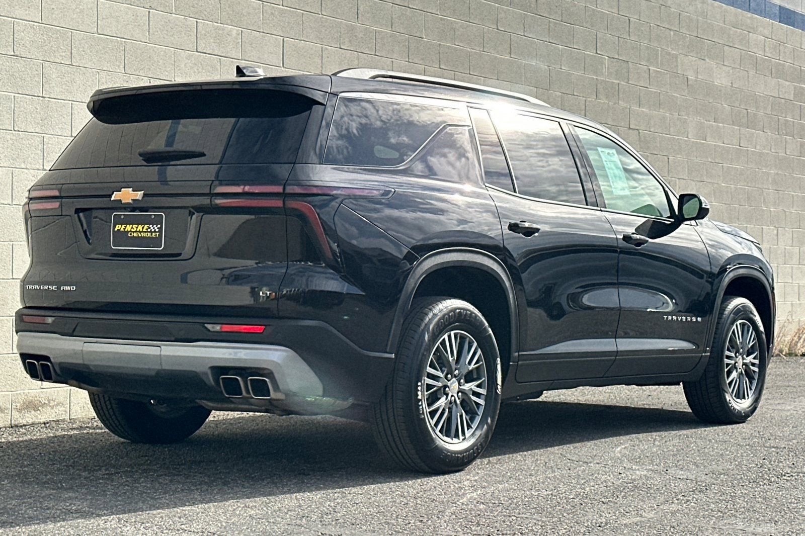 2024 Chevrolet Traverse LT