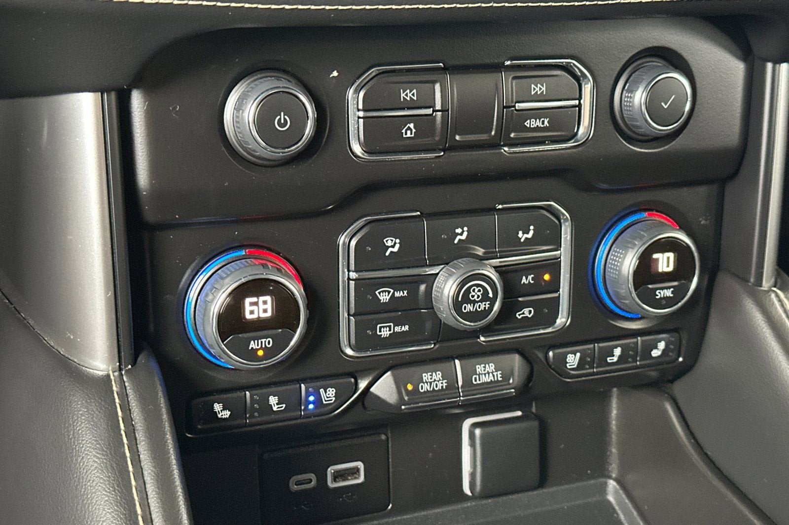 2024 Chevrolet Suburban Premier