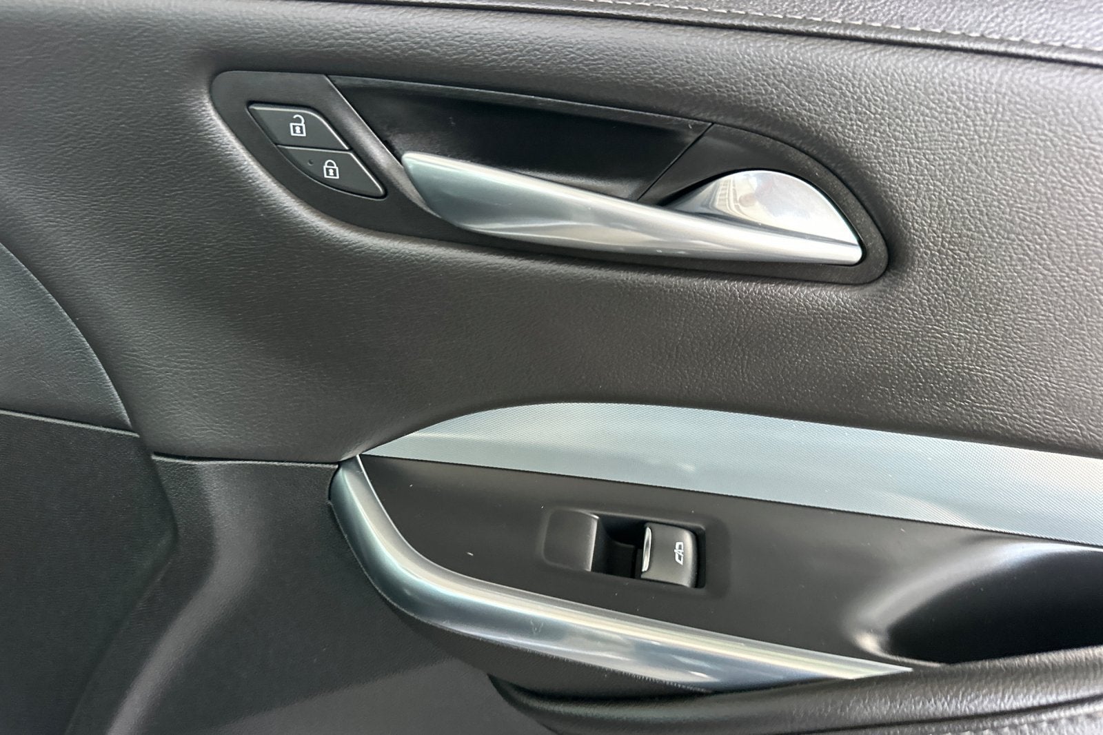 2022 Cadillac XT4 FWD Premium Luxury