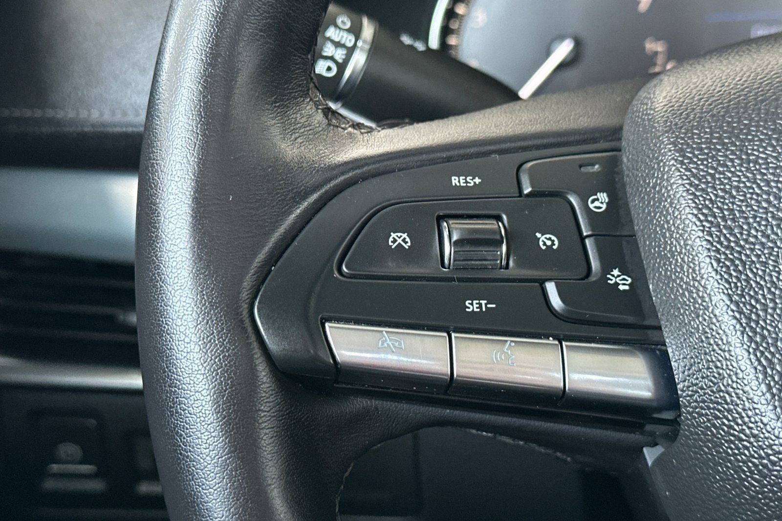 2022 Cadillac XT4 FWD Premium Luxury