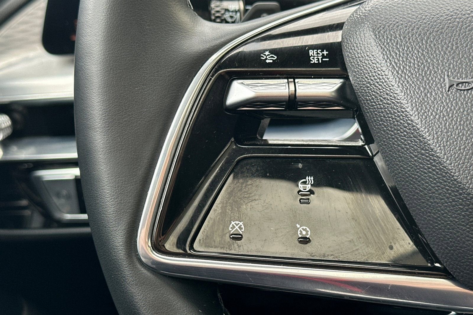 2024 Cadillac LYRIQ Luxury 1