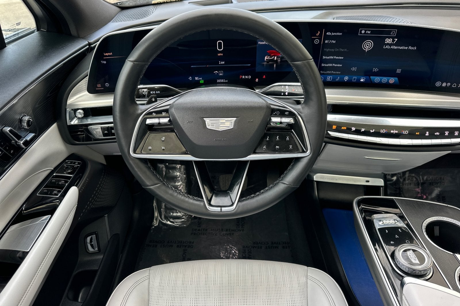 2024 Cadillac LYRIQ Luxury 1