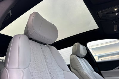 2024 Cadillac LYRIQ Luxury 1